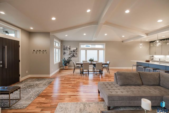 9005 W Dragonfly Dr Drive, Sioux Falls, SD 57107