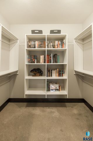 9005 W Dragonfly Dr Drive, Sioux Falls, SD 57107