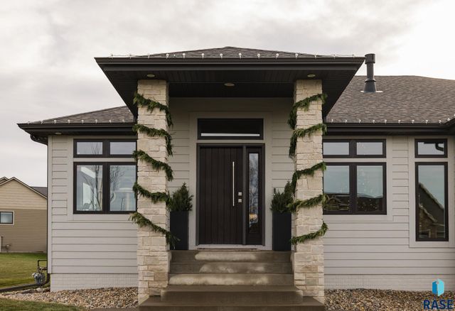 9005 W Dragonfly Dr Drive, Sioux Falls, SD 57107