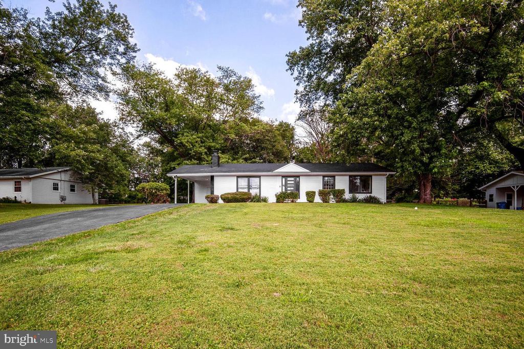 17908 MUNCASTER RD, Rockville, MD 20855