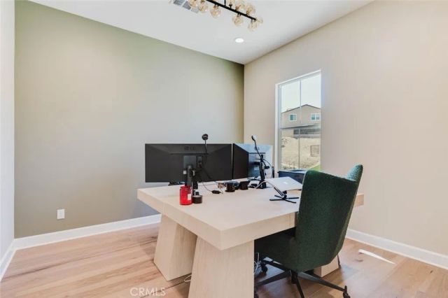 11716 Canoga Avenue, Chatsworth, CA 91311