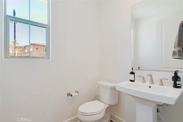 11716 Canoga Avenue, Chatsworth, CA 91311