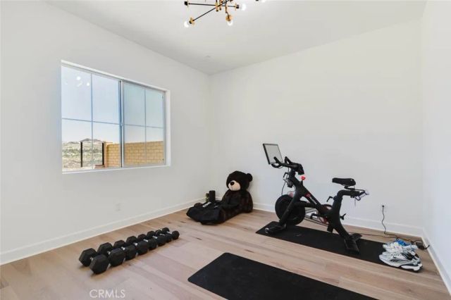 11716 Canoga Avenue, Chatsworth, CA 91311
