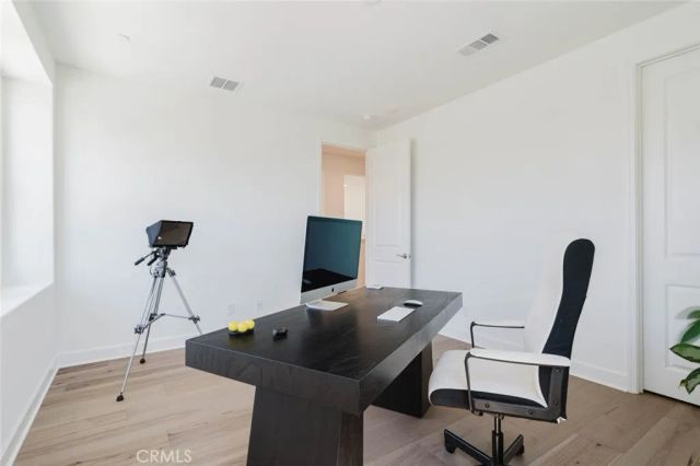 11716 Canoga Avenue, Chatsworth, CA 91311