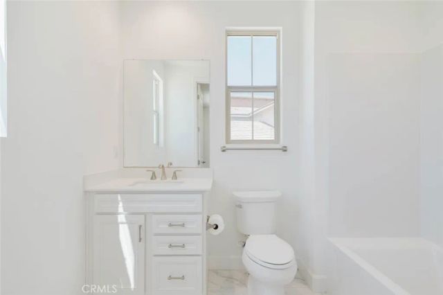 11716 Canoga Avenue, Chatsworth, CA 91311