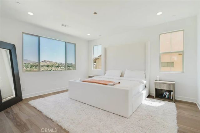 11716 Canoga Avenue, Chatsworth, CA 91311