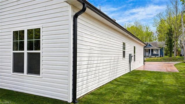 1505 East Avenue, High Point, NC 27260