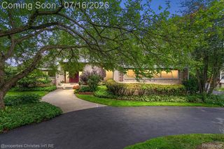 4948 Champlain Circle, West Bloomfield Charter Township, MI 48323