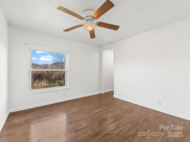 55 Katydid Lane, Franklin, NC 28734