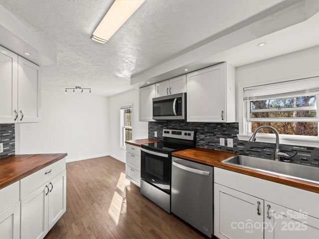 55 Katydid Lane, Franklin, NC 28734