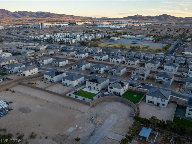 308 Cantiga Avenue, Las Vegas, NV 89183