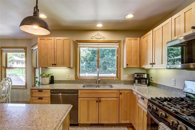3208 Tiburon Drive, Eau Claire, WI 54701