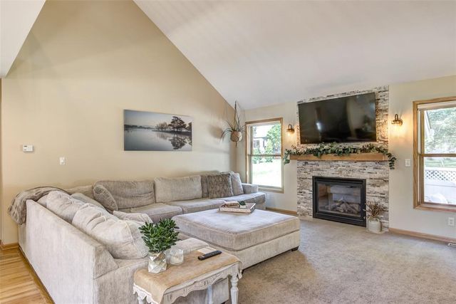 3208 Tiburon Drive, Eau Claire, WI 54701