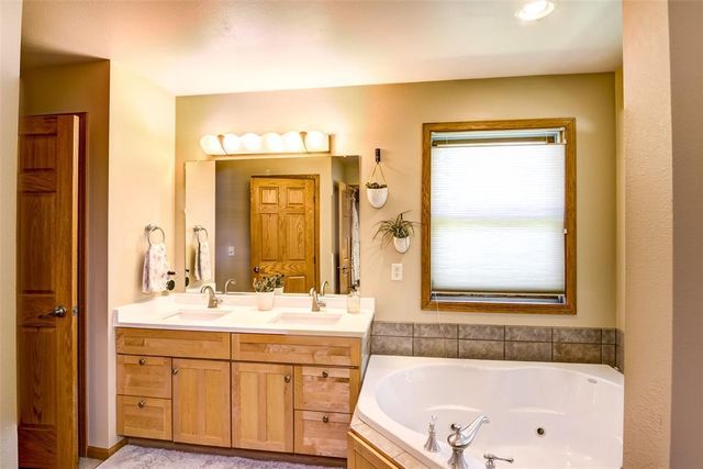 3208 Tiburon Drive, Eau Claire, WI 54701