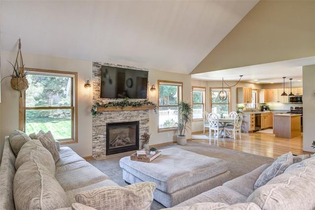 3208 Tiburon Drive, Eau Claire, WI 54701