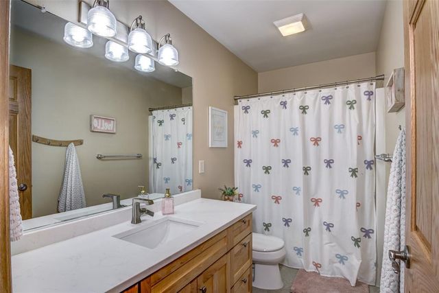 3208 Tiburon Drive, Eau Claire, WI 54701