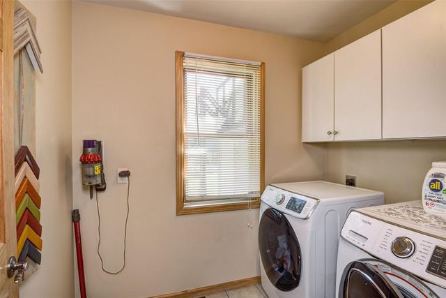 3208 Tiburon Drive, Eau Claire, WI 54701