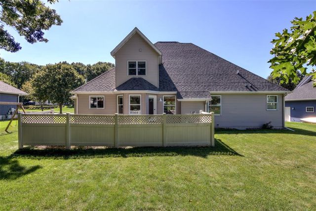3208 Tiburon Drive, Eau Claire, WI 54701