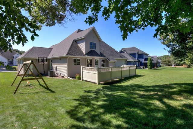 3208 Tiburon Drive, Eau Claire, WI 54701