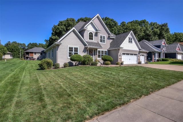 3208 Tiburon Drive, Eau Claire, WI 54701