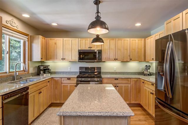 3208 Tiburon Drive, Eau Claire, WI 54701