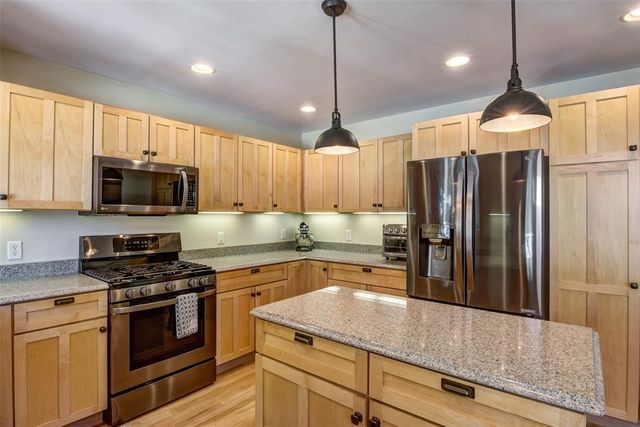 3208 Tiburon Drive, Eau Claire, WI 54701