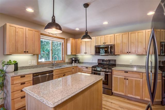 3208 Tiburon Drive, Eau Claire, WI 54701