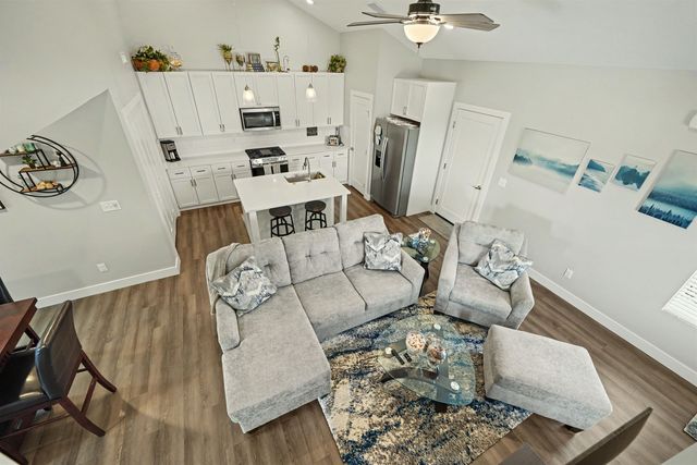 2754 Amelia Ln, Salina, KS 67401