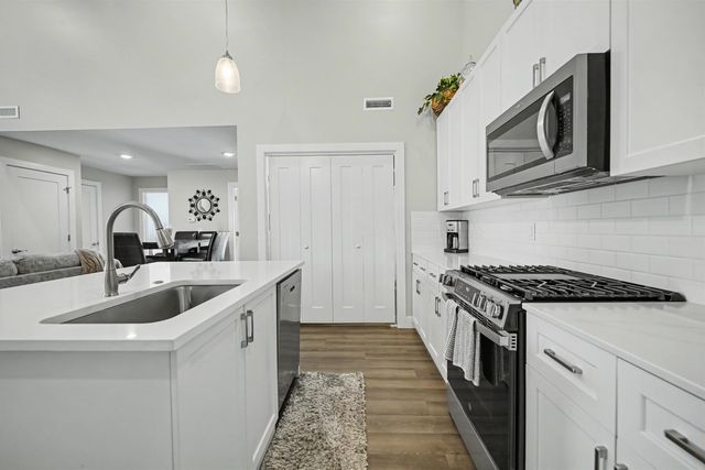 2754 Amelia Ln, Salina, KS 67401