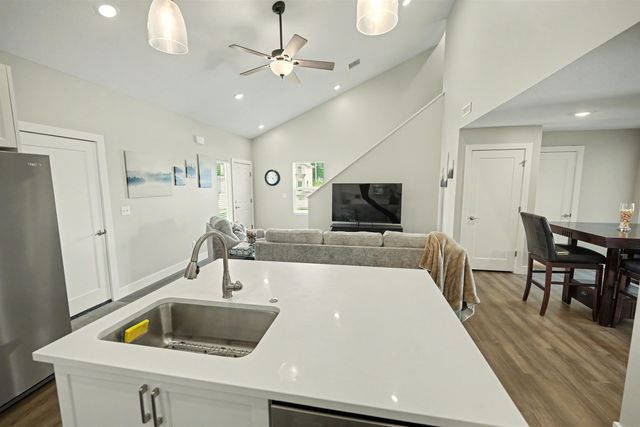 2754 Amelia Ln, Salina, KS 67401