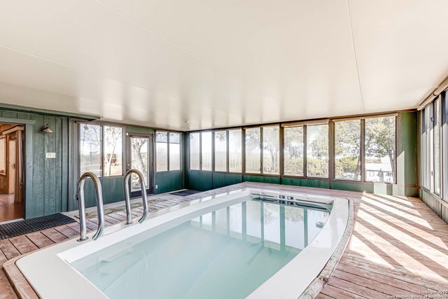 2454 Island View, Canyon Lake, TX 78133