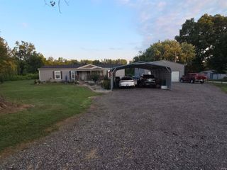 1555 W Maple Grove Road, Boonville, IN 47601
