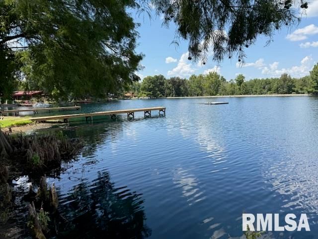 84 S New Thompson Lake Road, Carbondale, IL 62901