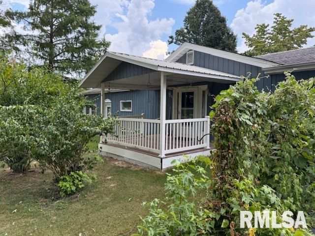 84 S New Thompson Lake Road, Carbondale, IL 62901