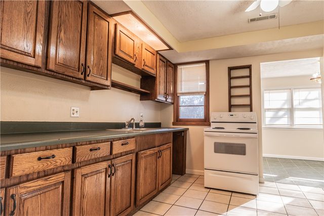 203 1st Street, Omaha, AR 72662