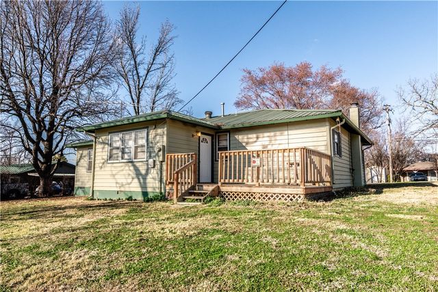 203 1st Street, Omaha, AR 72662