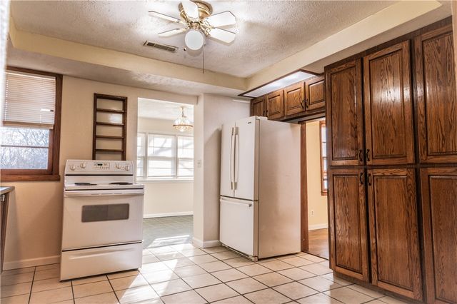 203 1st Street, Omaha, AR 72662