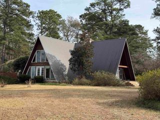 35 Ramblewood Dr., Andrews, SC 29510