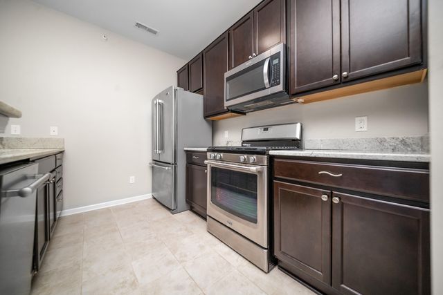 1013 E Summerfield Glen Circle 45, Ann Arbor, MI 48103