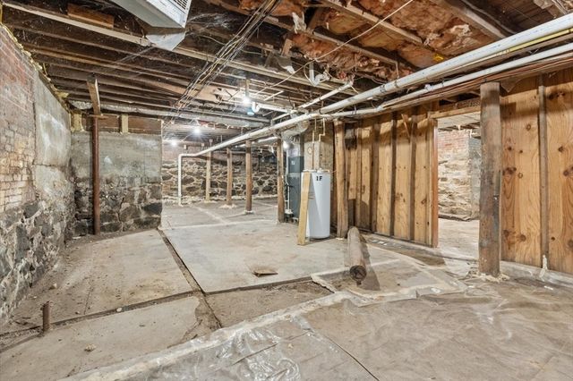 15 Russell St, Worcester, MA 01609