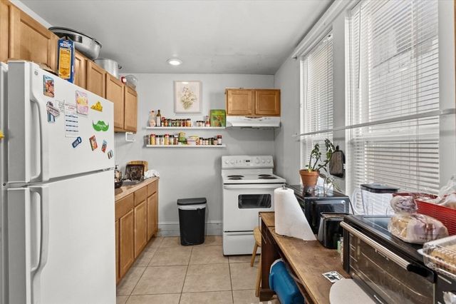 15 Russell St, Worcester, MA 01609