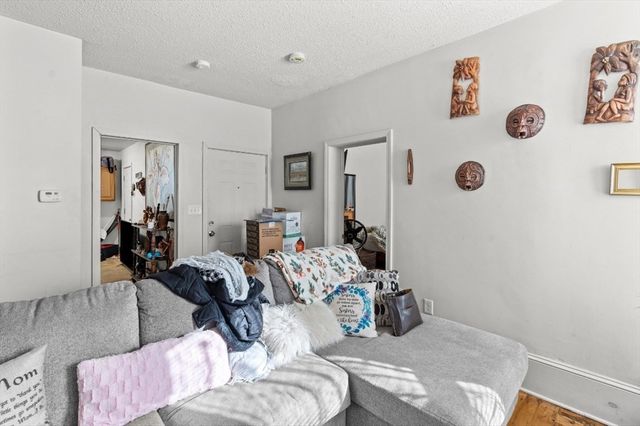 15 Russell St, Worcester, MA 01609