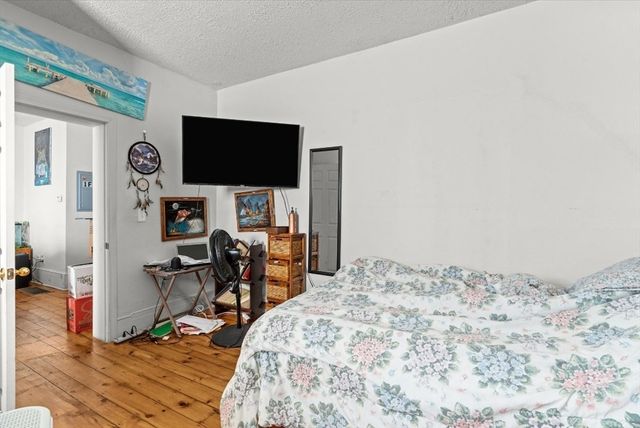 15 Russell St, Worcester, MA 01609