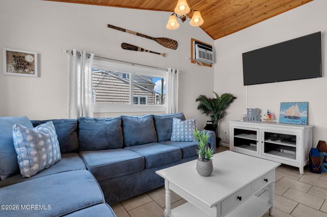125 W Tide Way, Lavallette, NJ 08735