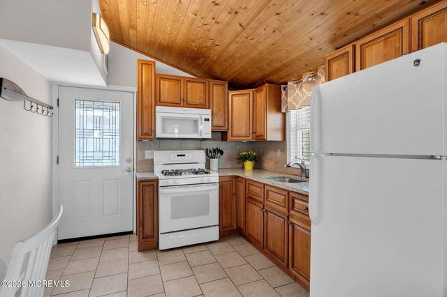 125 W Tide Way, Lavallette, NJ 08735