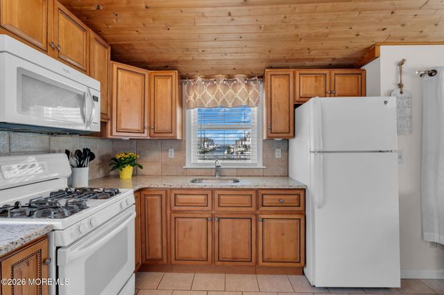 125 W Tide Way, Lavallette, NJ 08735
