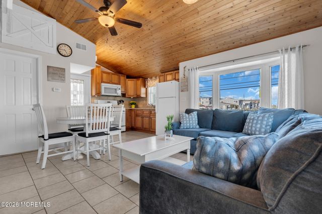 125 W Tide Way, Lavallette, NJ 08735