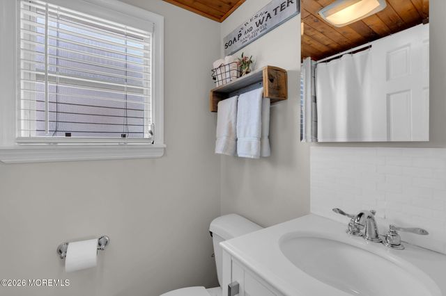 125 W Tide Way, Lavallette, NJ 08735
