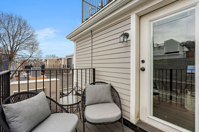 4 Crystal Pl 2, Boston, MA 02129