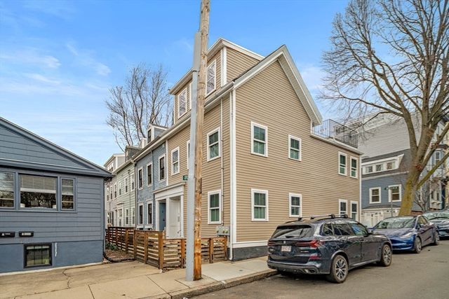 4 Crystal Pl 2, Boston, MA 02129